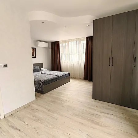 Venice Apartment *